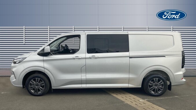 Ford Transit Custom 320 L2 Diesel Fwd 2.0 EcoBlue 136ps H1 Double Cab Van Limited Auto - Image 4